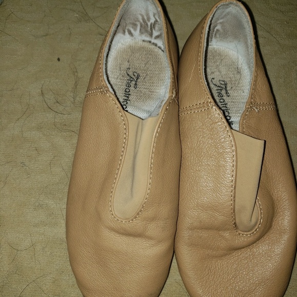 Girls slip on jazz shoes - Picture 1 of 3